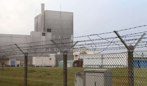 Als Standort vorgesehen: Auf dem Gelände des ehemaligen Atomkraftwerks im westfälischen Würgassen soll nahe der Landesgrenze zu Hessen ein Atommüll-Logistikzentrum entstehen.